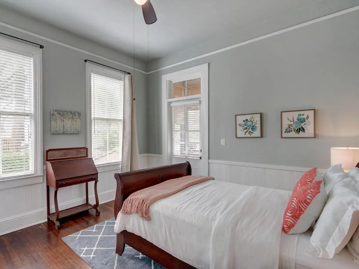 Parlor On Park Villa Savannah Holiday home